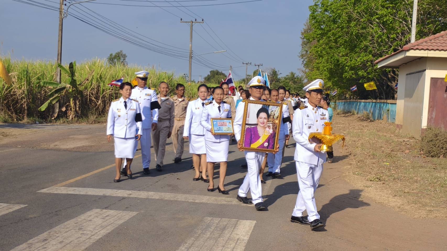 GROWTH TEAM BURIRAM PLUS : CDD Khaen Dongอำเภอแคนดงรวมพลัง! จัดพิธีอัญเชิญเงินขวัญถุง "กองทุนแม่ของแผ่นดิน" ณ บ้านหนองหญ้าคา มุ่งสร้างชุมชนเข้มแข็ง